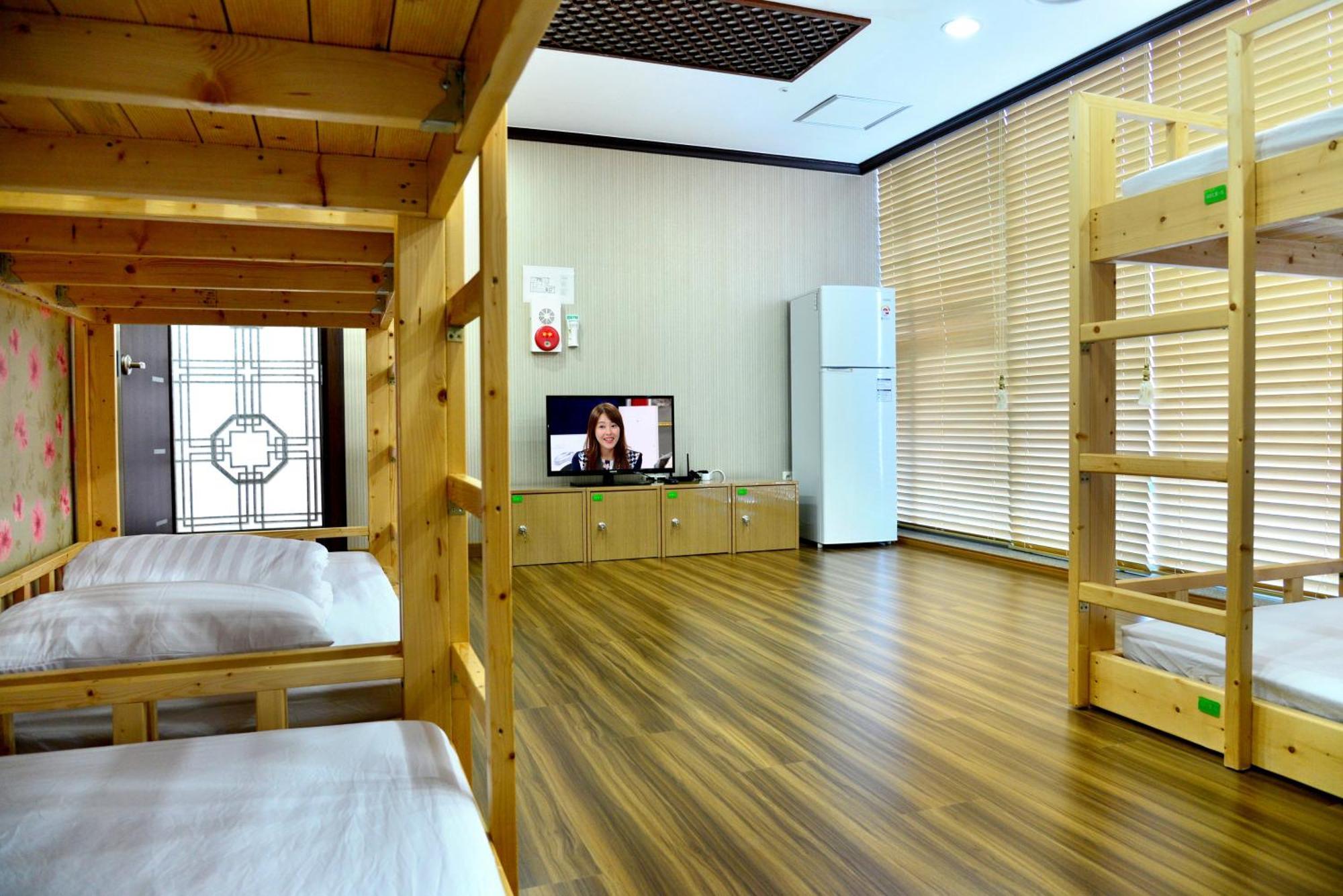 Seom Guesthouse Seogwipo Exterior photo